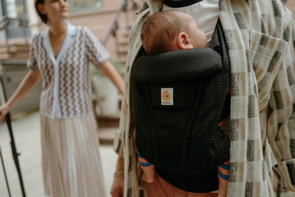 Ergobaby Omni DeLuxe 6